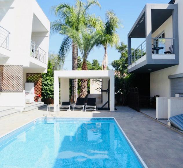 Amazing 2-Bedroom Apartment With Pool!! Λεμεσός Εξωτερικό φωτογραφία